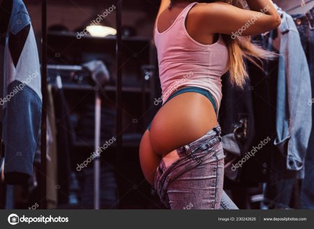 Девушка с красивой попой