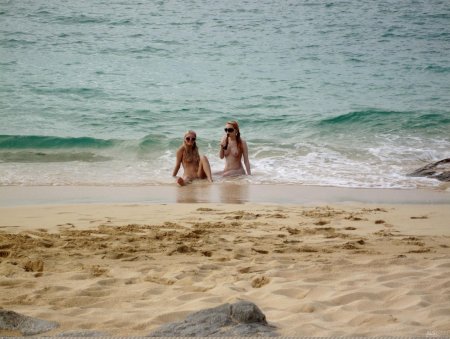 Семейный дикий пляж