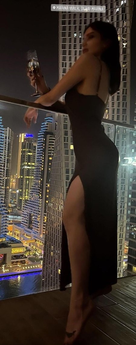 Платье с разрезом длинное