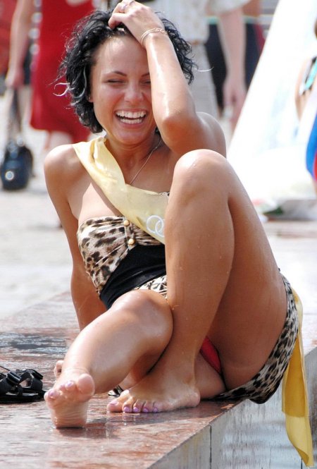 Девушка засветила трусики