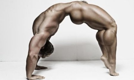 Красивые позы голых парней