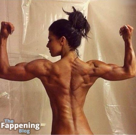 Накаченная спина у девушек