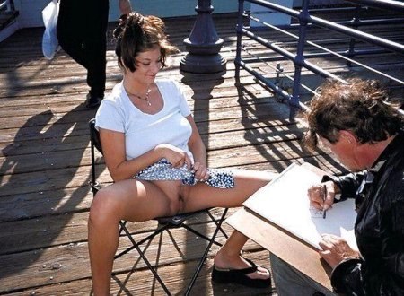 Засветила интимные места