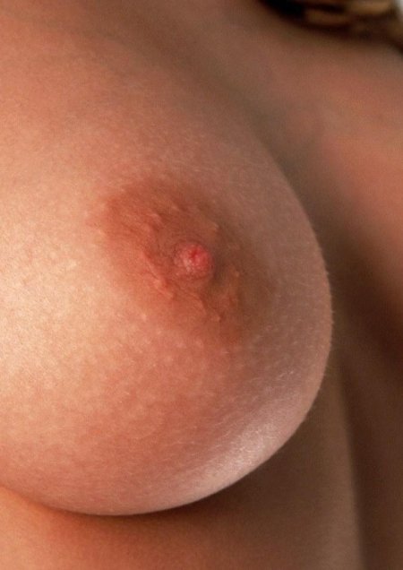 Голые соски крупным планом