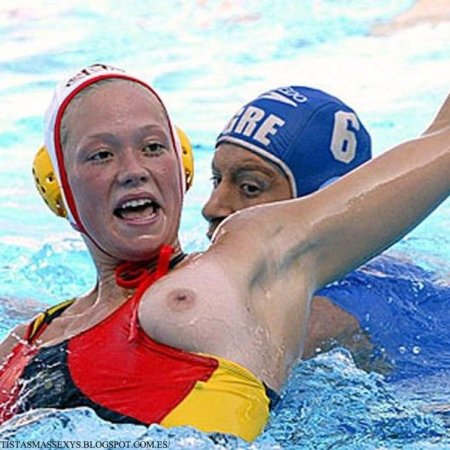 Водное поло женщины голые