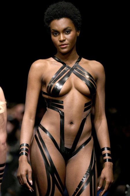 Купальник из изоленты