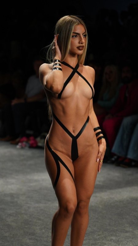 Купальник из изоленты