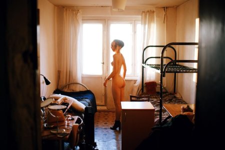 Голая в коммунальной квартире