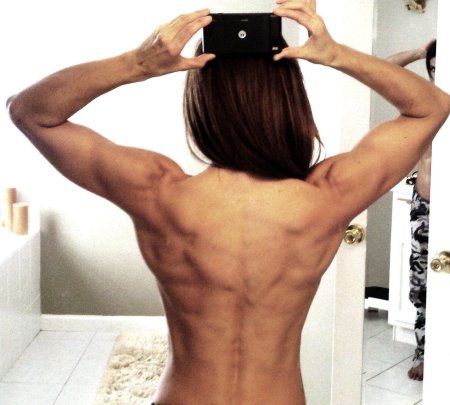 Накаченная спина у девушек