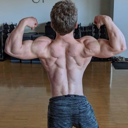 Накаченная спина подростка