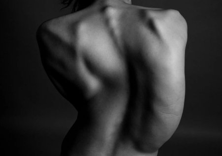 Женская спина