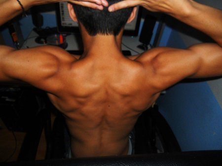 Накаченная спина подростка