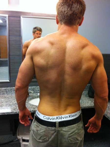 Накаченная спина мужская