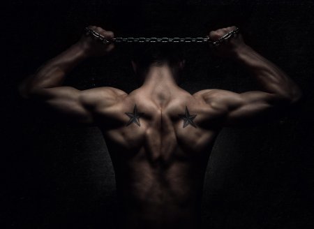 Мужская спина