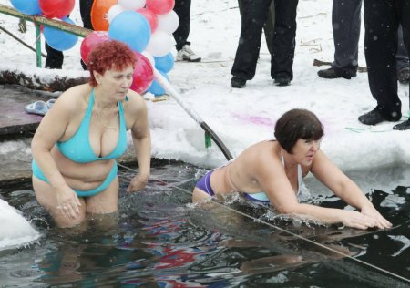 Женщины моржи