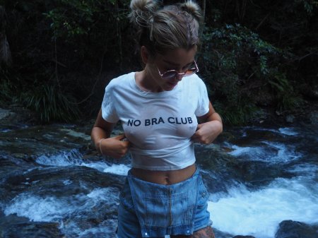 No bra club