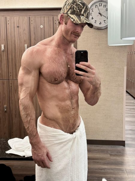 Мужчина сексуальный