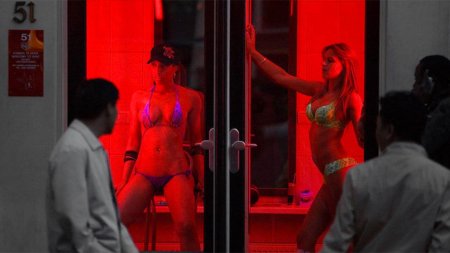 Улица красных фонарей амстердам