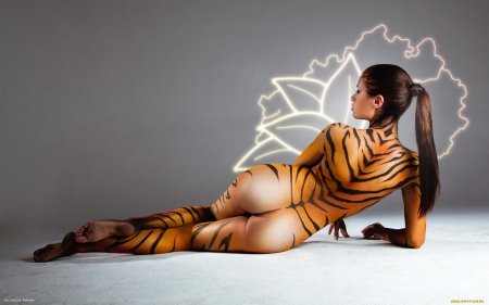 Девушки кошки бодиарт ню