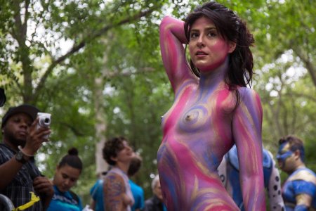 Боди арт фестиваль голые