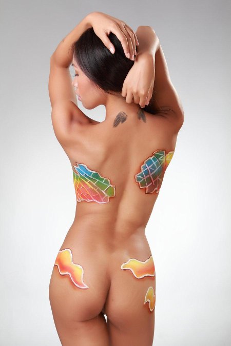 Бодиарт на голое тело