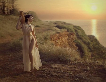 Аврора — древнеримская богиня утренней зари