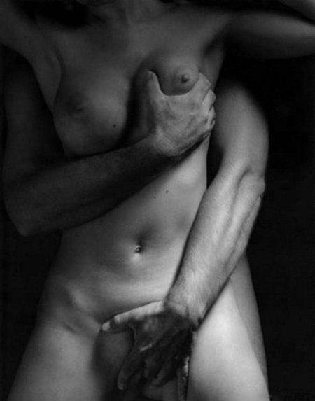 Страстное объятие