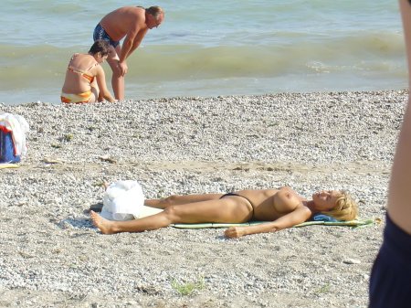 Подглядываем на крымских пляжах