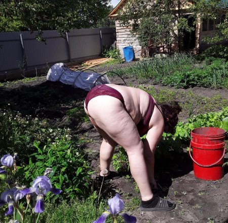 Соседка по даче