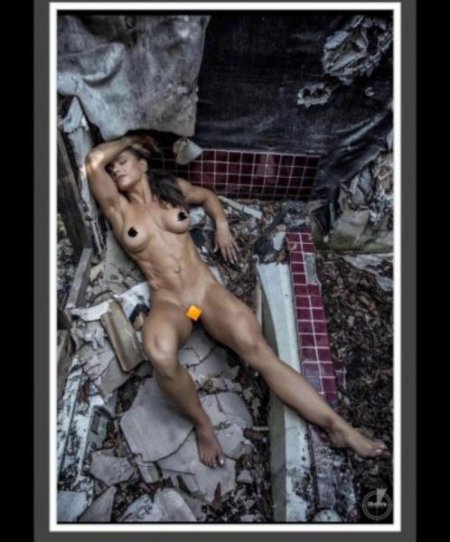 Голая фитнес модель