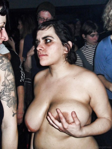 Сиськи уродливые