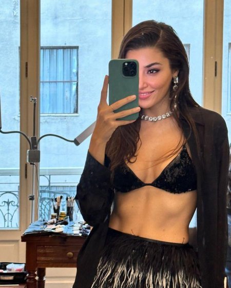 Ханде эрчел в нижнем белье