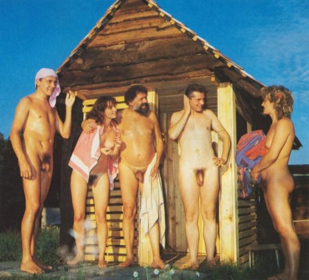 Нудисты в бане