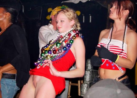 Без трусов на сельской дискотеке