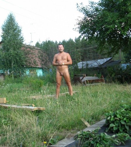 Голые мужчины ню на даче
