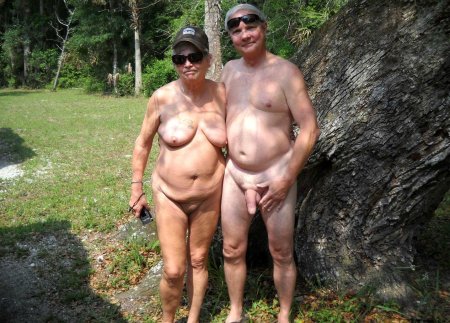 Мужчины нудисты