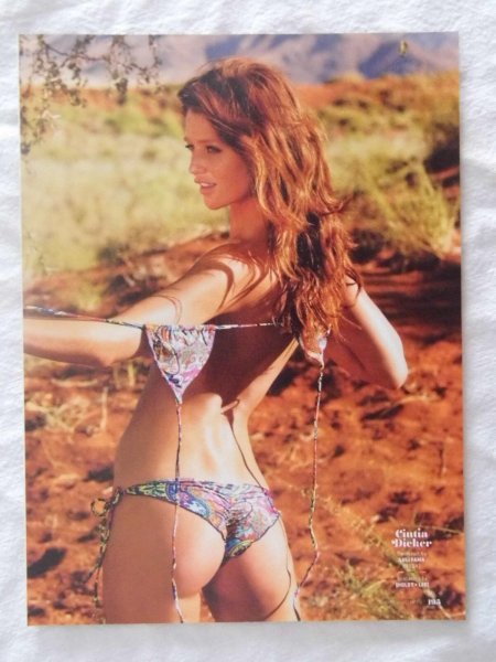 Модели в бикини