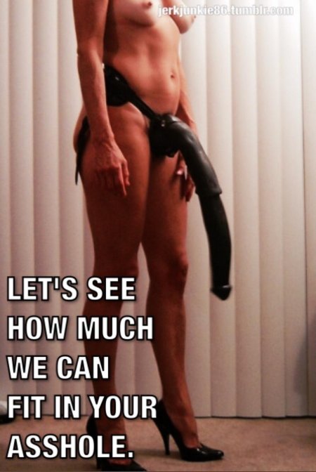 Красивая госпожа со страпоном