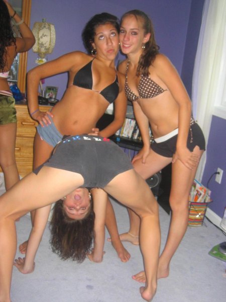 Девчонки отрываются