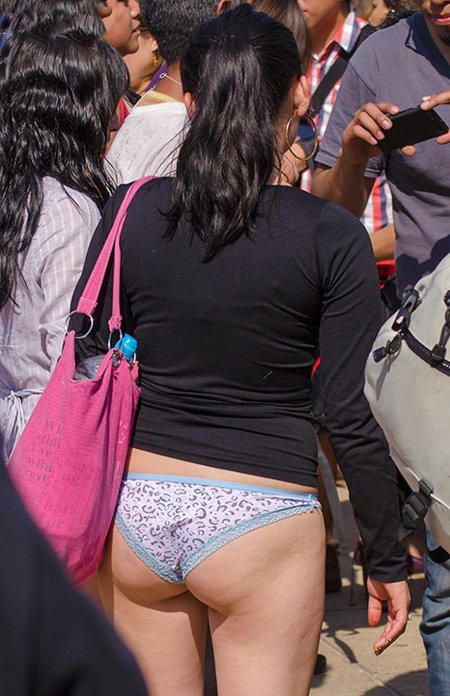 Женщины в домашних трусах