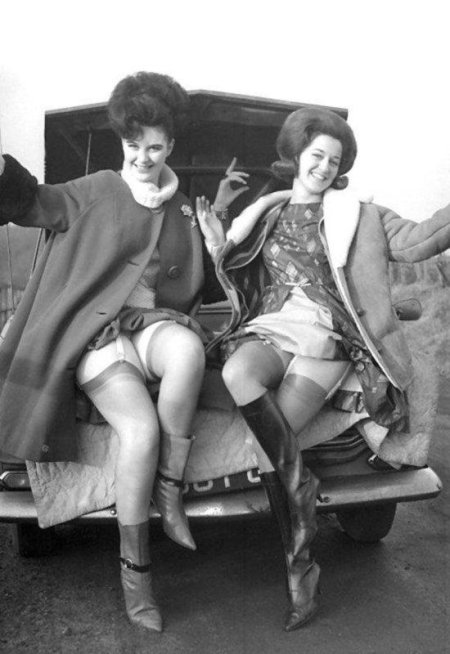 Винтажный ретро апскирт ню