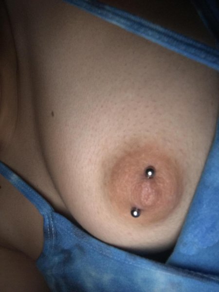 Проколотые соски у женщин