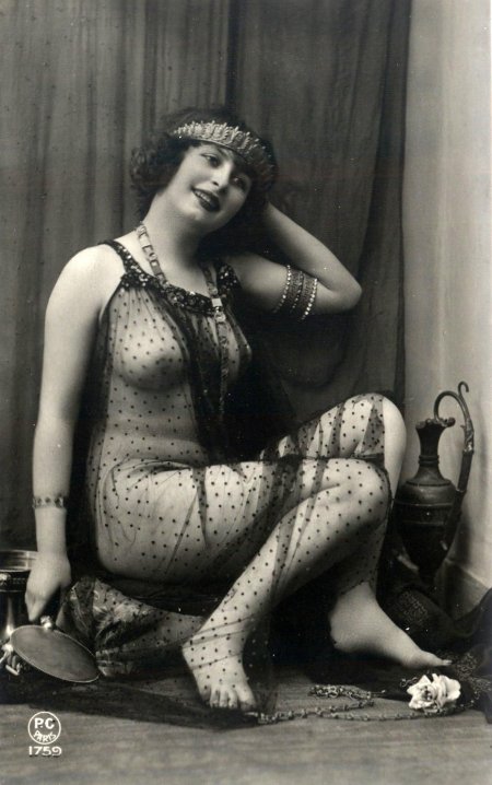 Голые женщины прошлого века