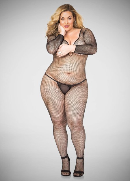 Модели плюс сайз голые