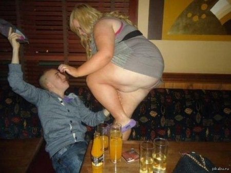 Пьяные женщины на корпоративах