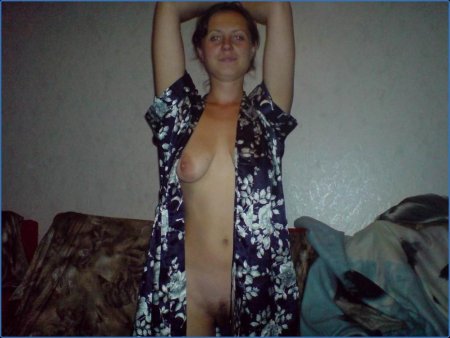 Под халатом