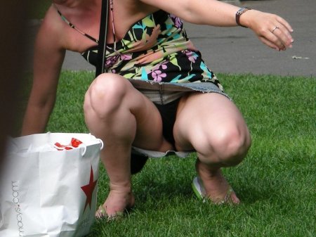 Под юбкой у взрослых женщин