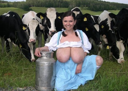 Доярка с большими сиськами