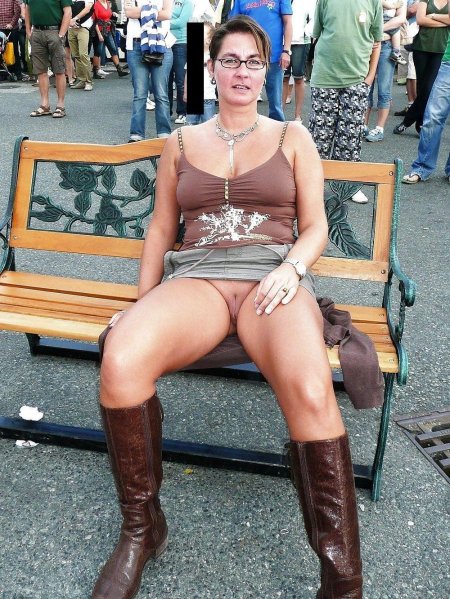 Под юбкой у взрослых женщин