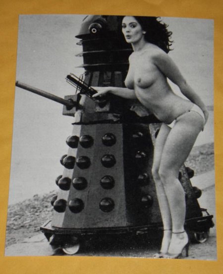 Голые женщины в годы войны